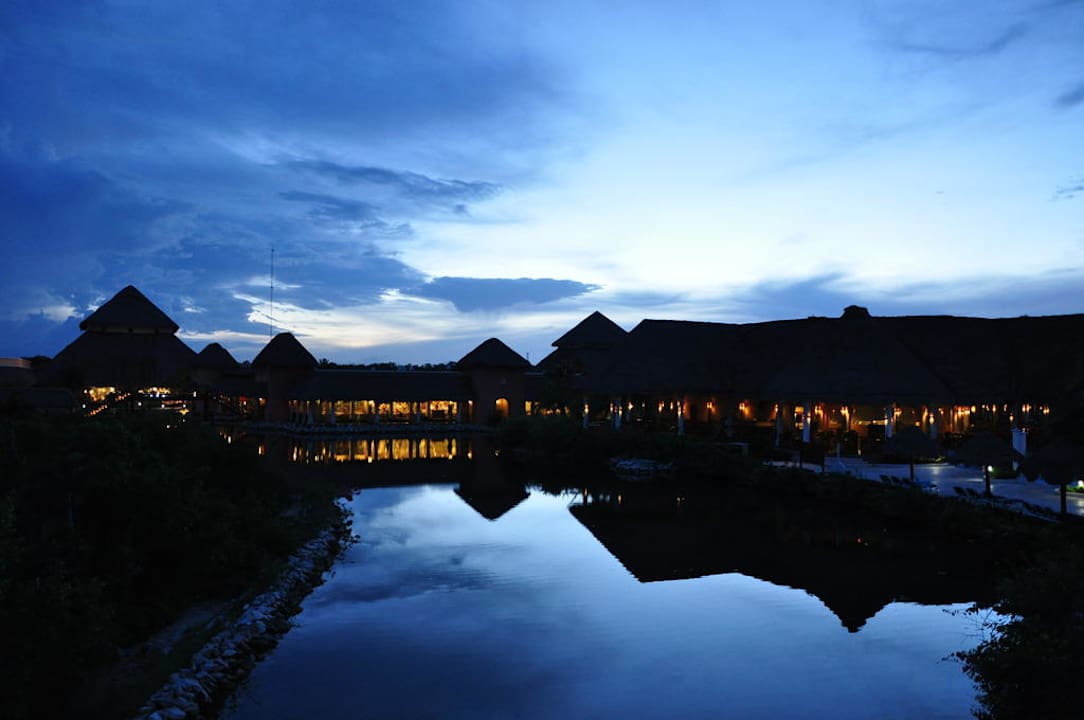 Abendstimmung Grand Palladium Select White Sand Resort & Spa