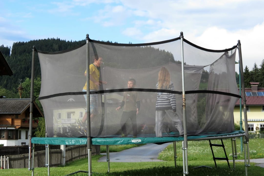 Trampolin Landhaus Rustika