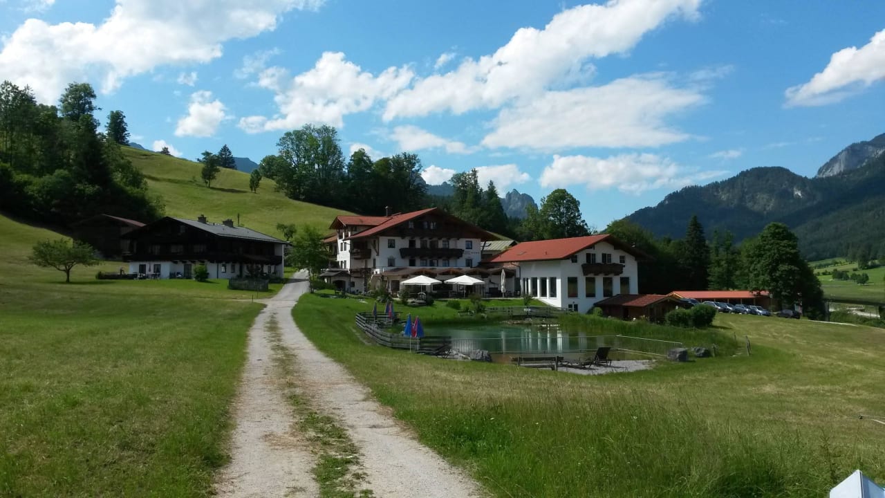 Blick auf das Hotel Naturhotel Reissenlehen