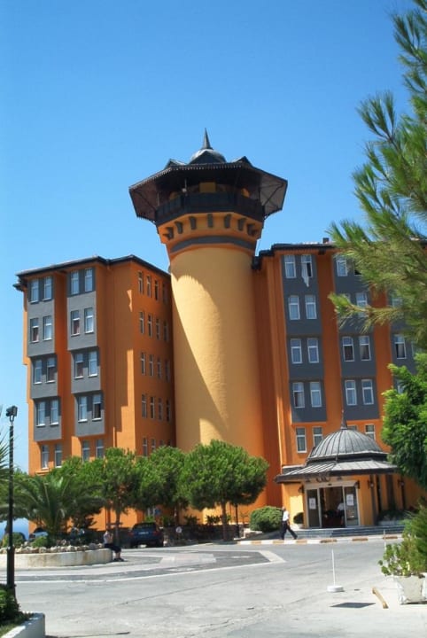 Frontansicht Ladonia Hotels Adakule