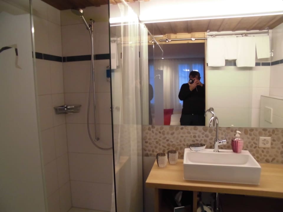 Dusche/Waschbecken Hotel Alpenblick