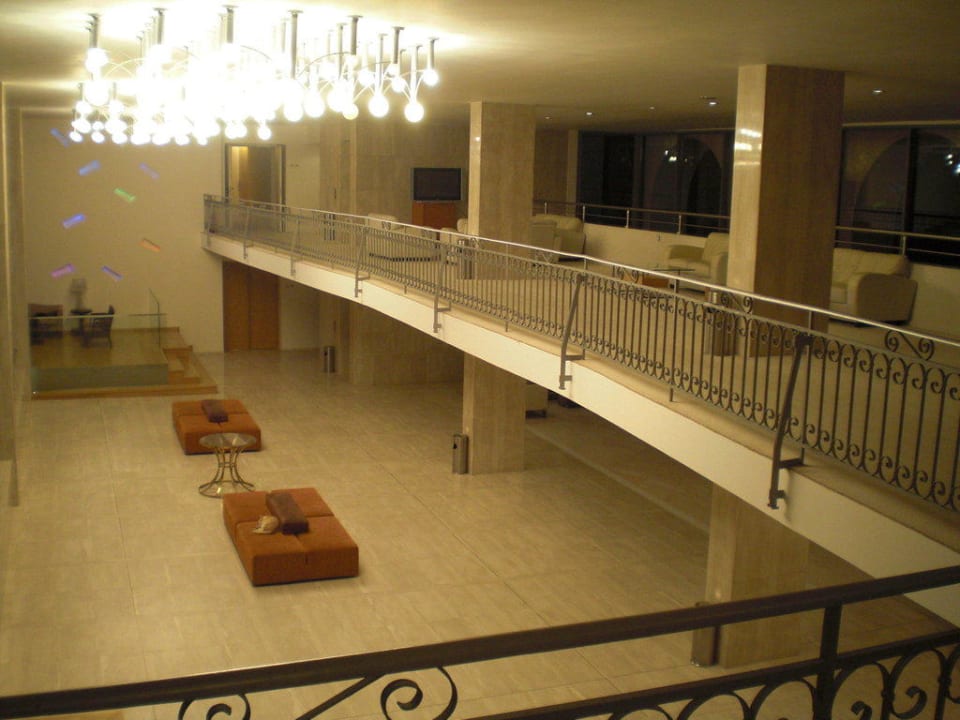 Blick in die Lobby von Oben Caravia Beach Hotel