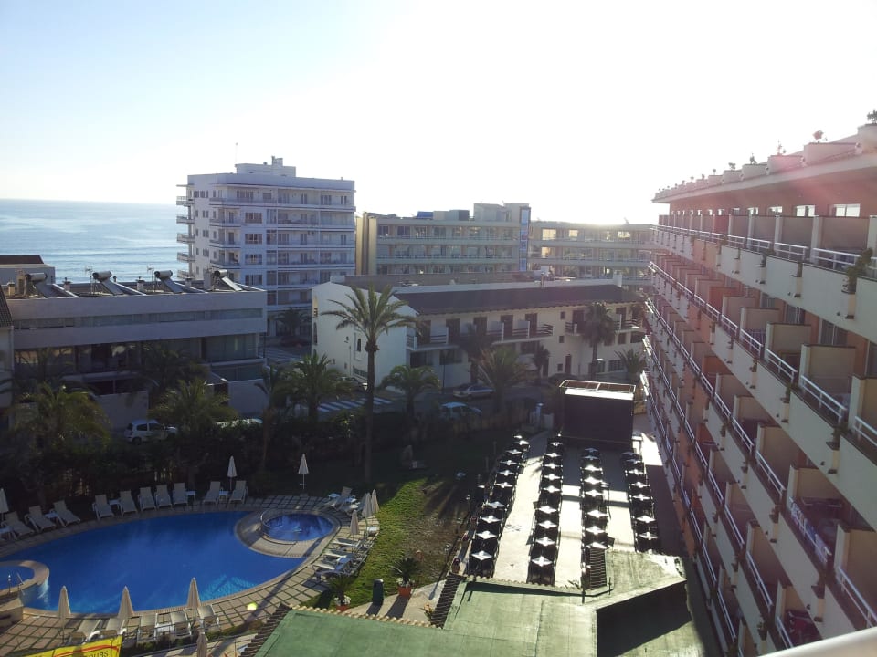 Urlauber Pool Caprice Janeiro Hotel & Spa