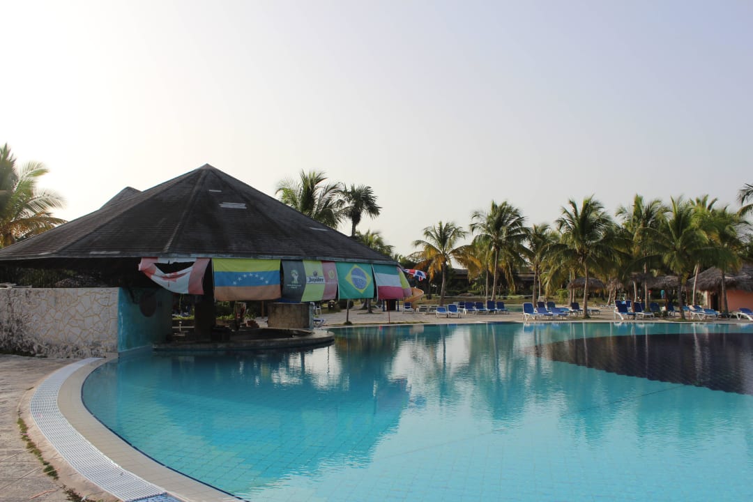 Die Poolbar Hotel Playa Pesquero