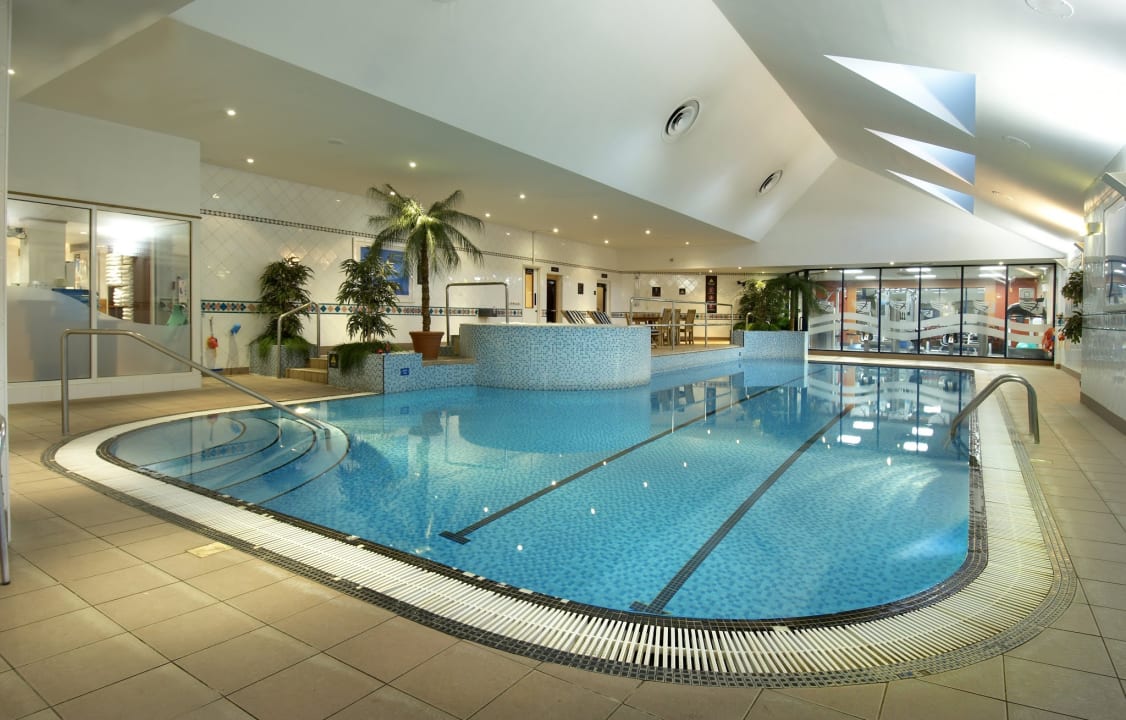 Pool Hilton East Midlands Airport
