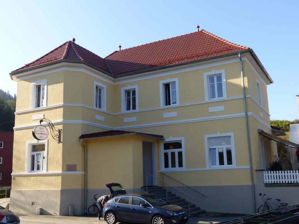 Die alte Fassade Pension Gambrinus