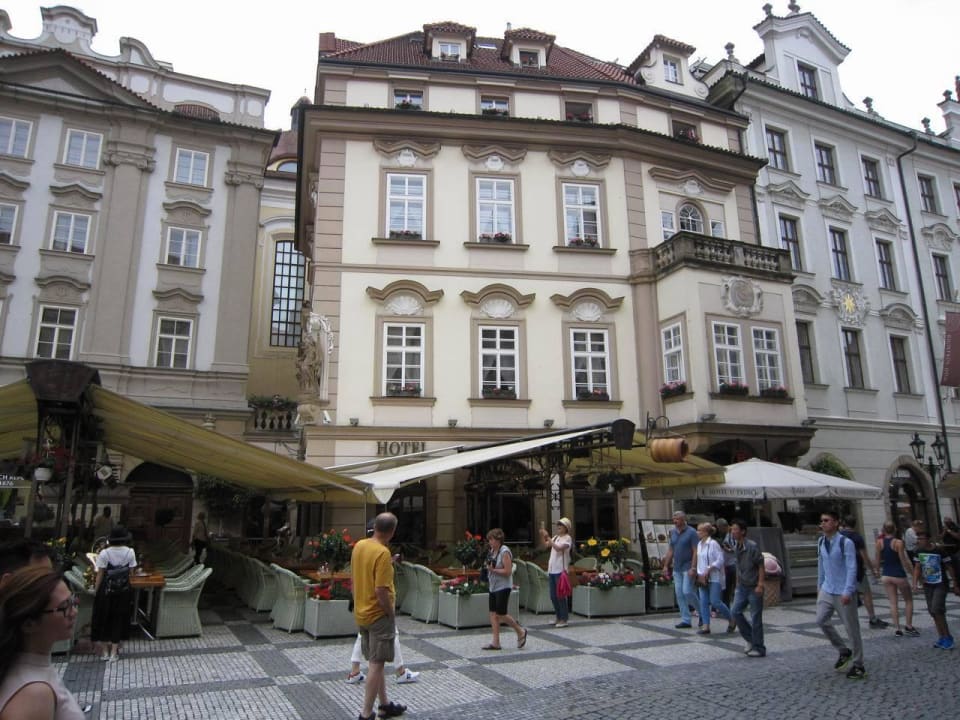 Square view Hotel U Prince