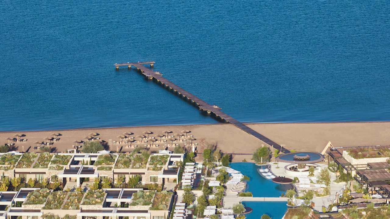 Strand W Costa Navarino
