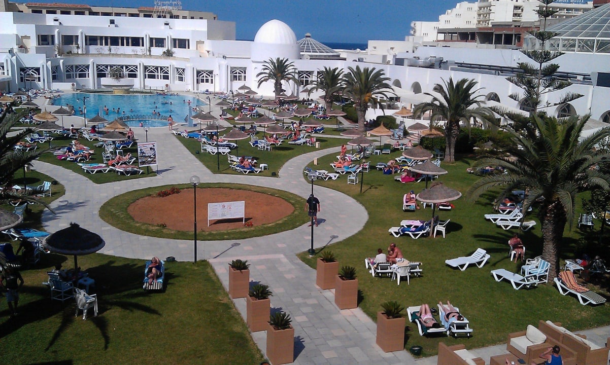 Blick auf den Pool 7. Stock Hotel Tej Marhaba aus Hotel Tej Marhaba