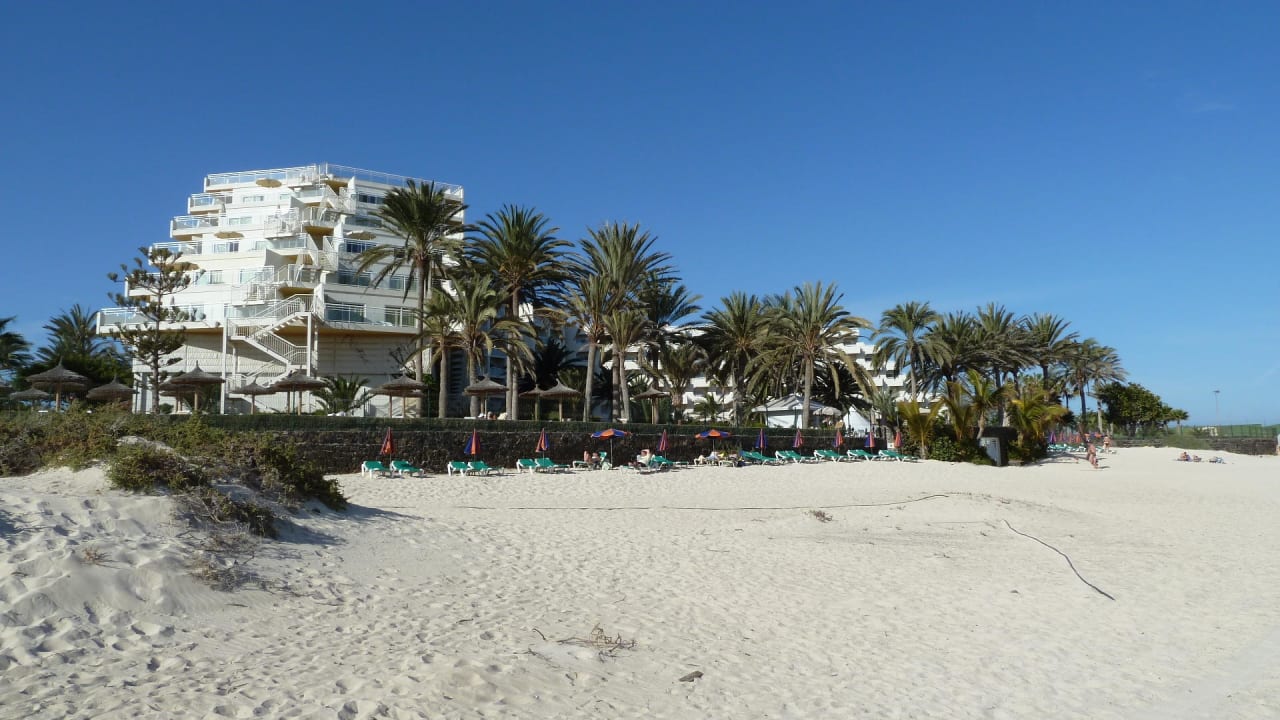 Ansicht vom Strand Hotel Riu Palace Tres Islas