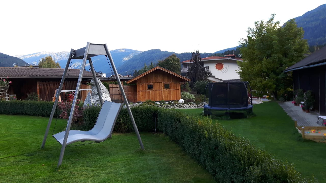 Garten mit Außensauna  Leitgam Adults Only Hotel