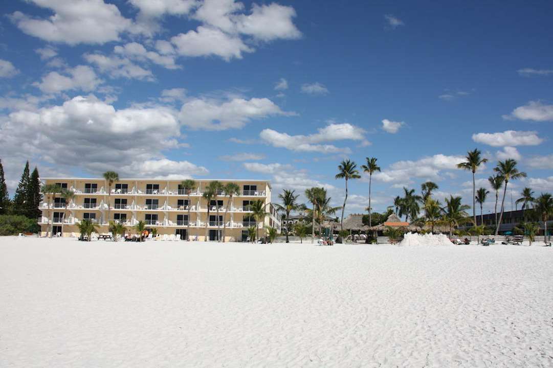 Vom Strand aus Hotel Outrigger Beach Resort