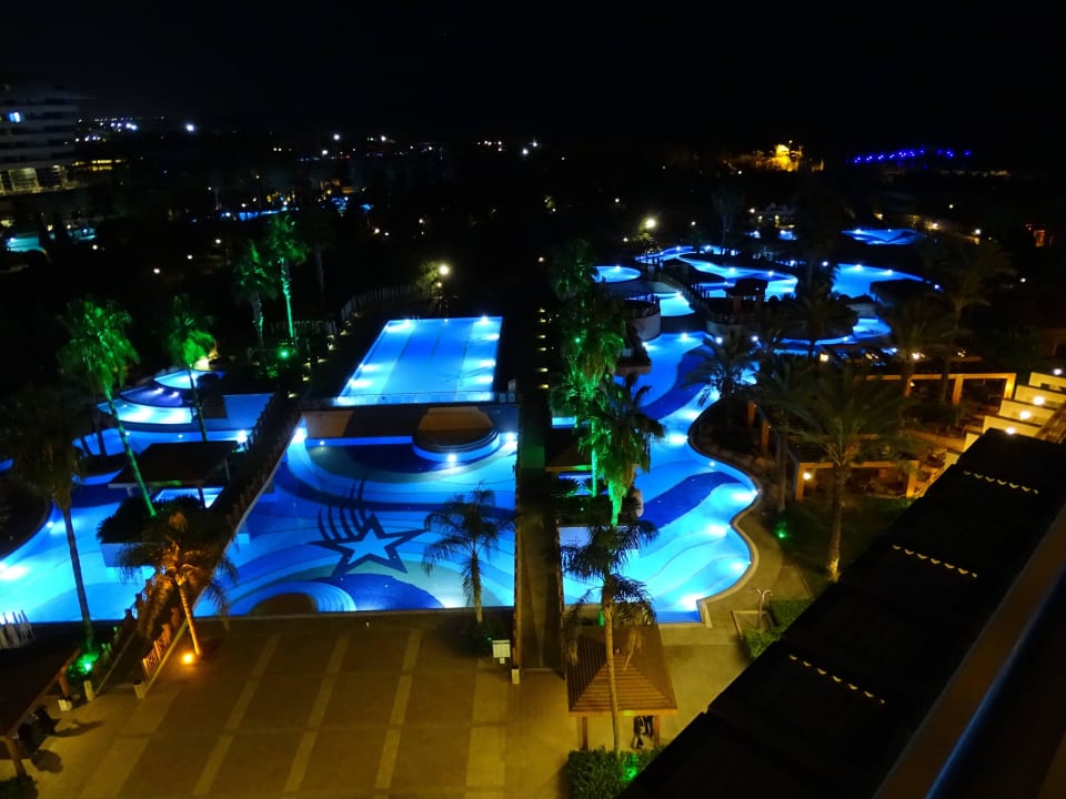 Bei Nacht Fame Residence Lara & Spa