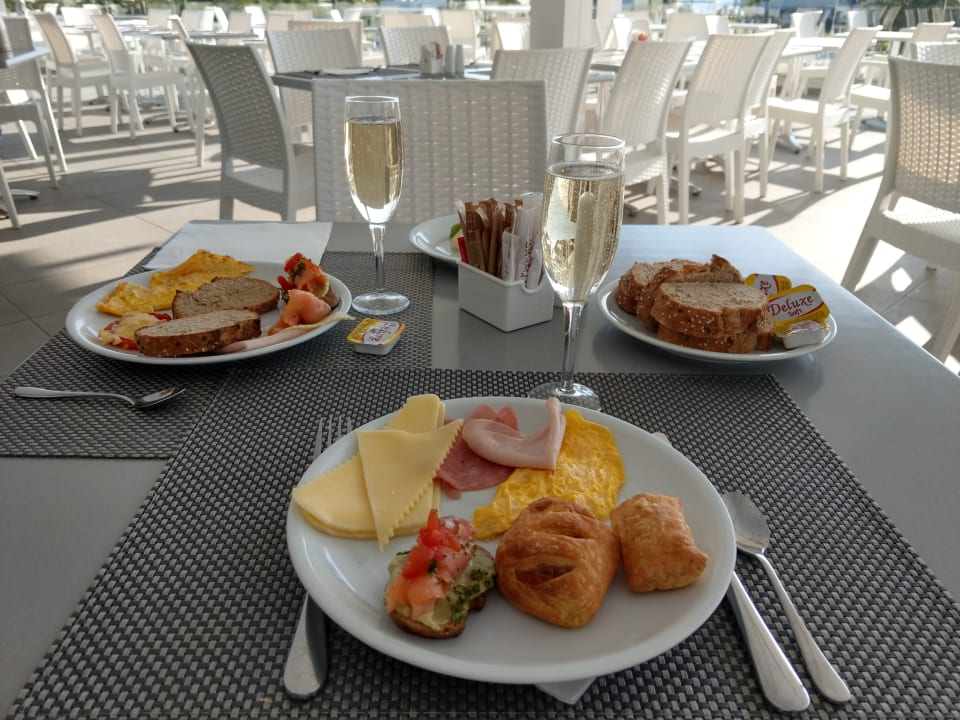 Gastro Asterias Beach Resort