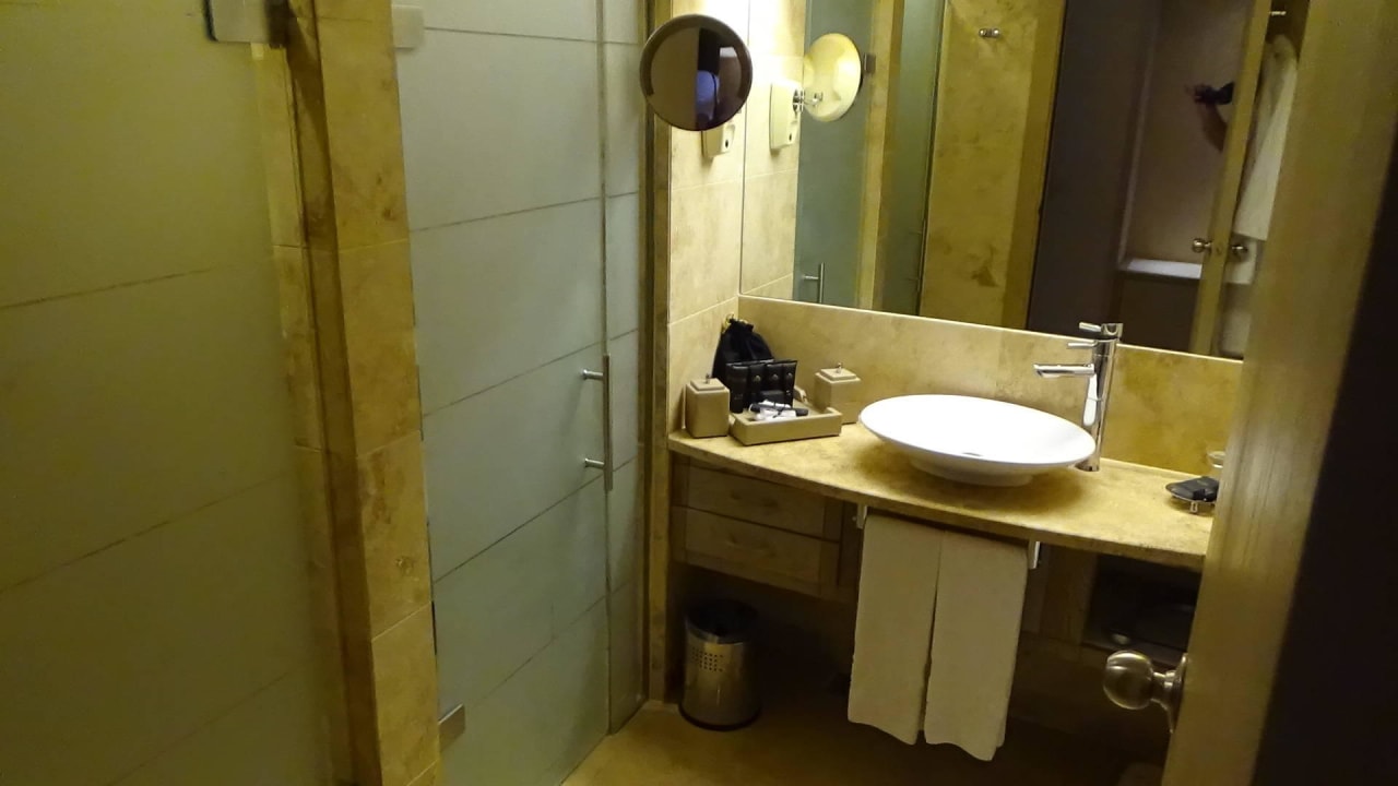 Bad Gloria Serenity Resort