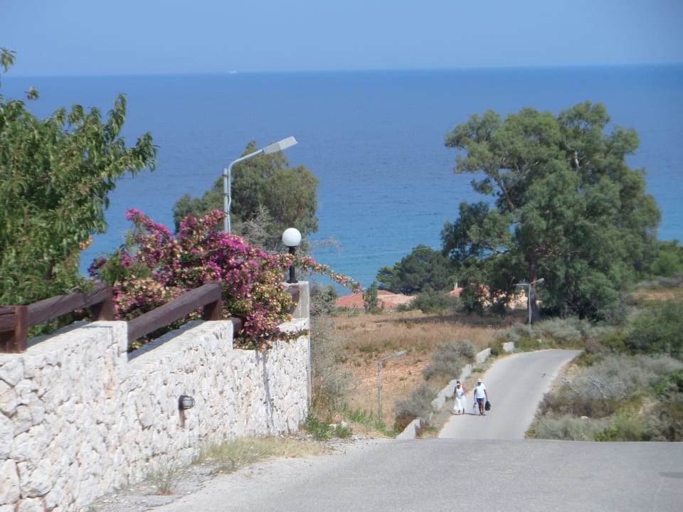 Droga na plażę Hotel Livadakia Village