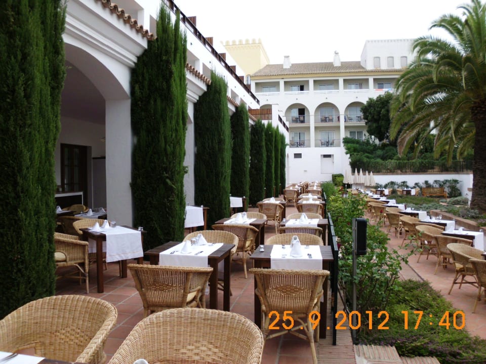 Im Freien speisen Fuerte Conil-Resort