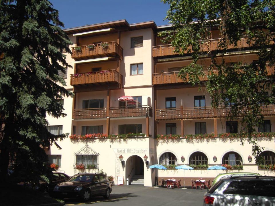 Vorderansicht Hotel Bündnerhof