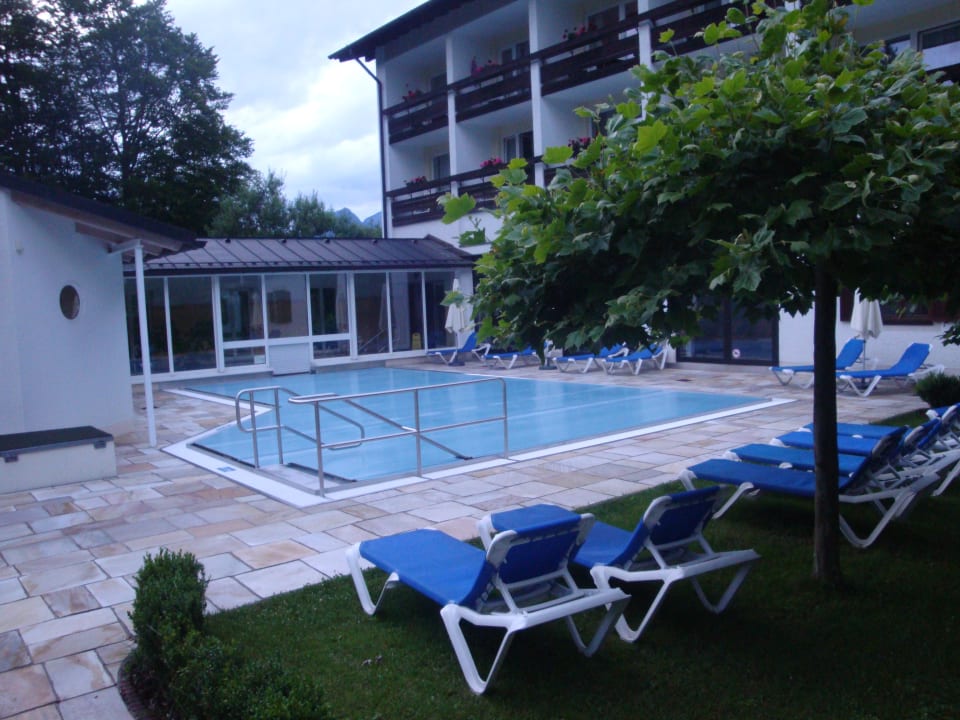 Schöner Außenpool Alm- & Wellnesshotel Alpenhof