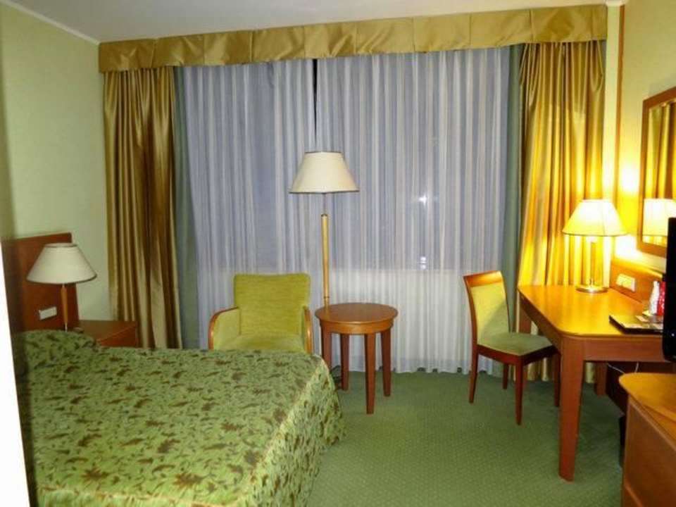 Innenraum – Zimmerbereich- Schlafraum Courtyard by Marriott Katowice City Center