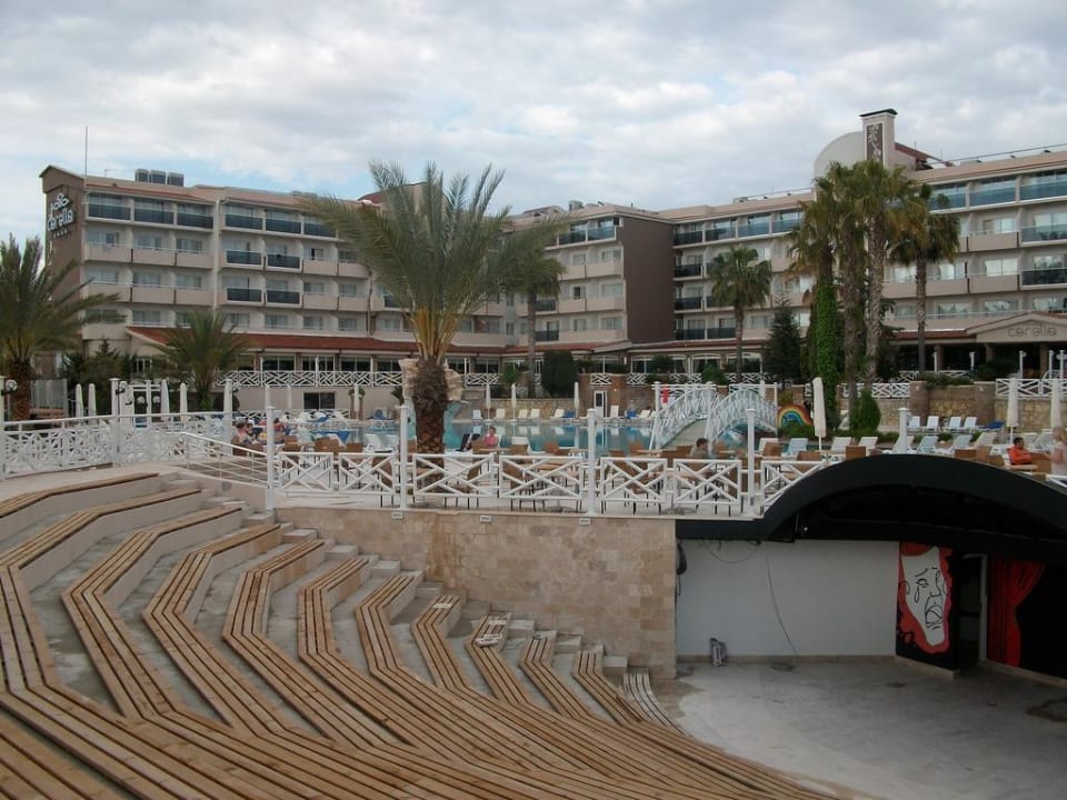 Amphitheater Seaden Corolla Hotel