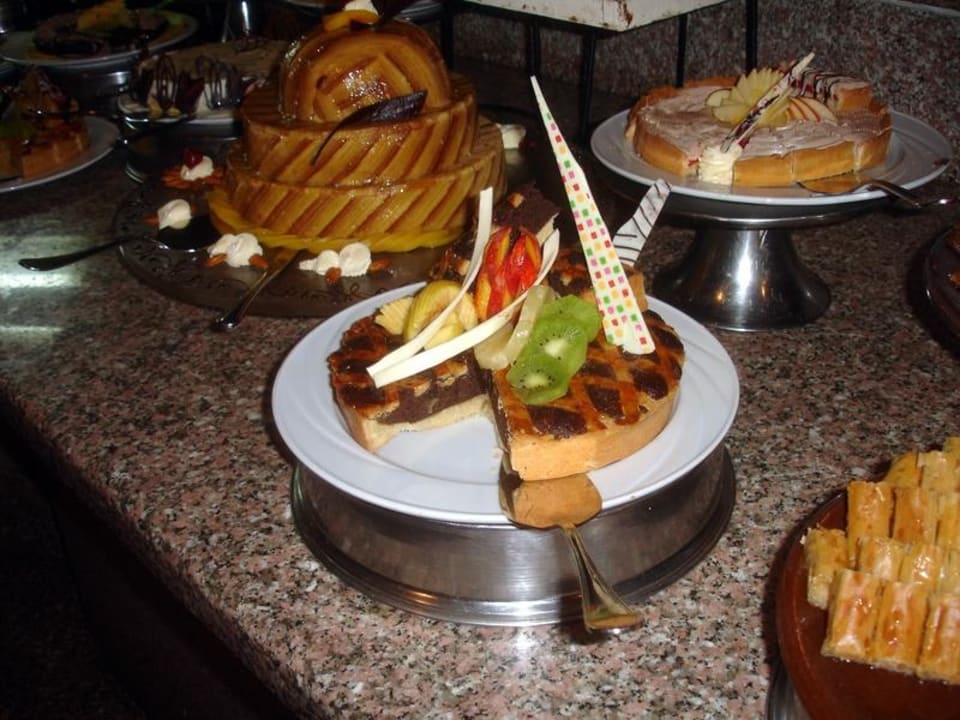 Kuchenbuffet Brayka Bay Resort