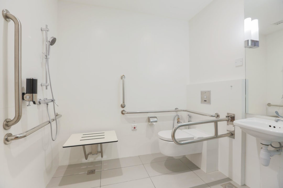 Wheelchair Accessible Bathroom Holiday Inn Express Singapore Orchard Road