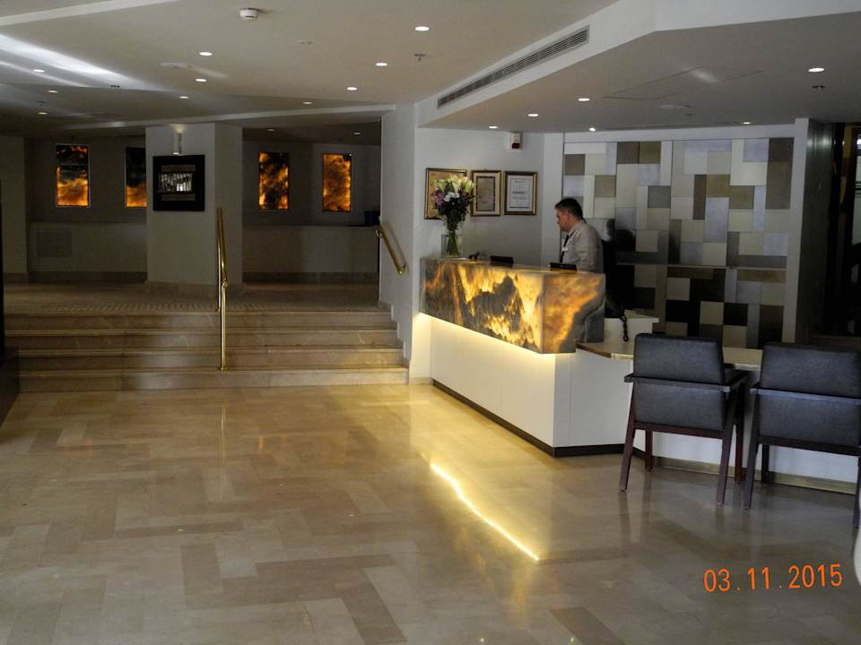 Reception Desk Hotel Prima Kings