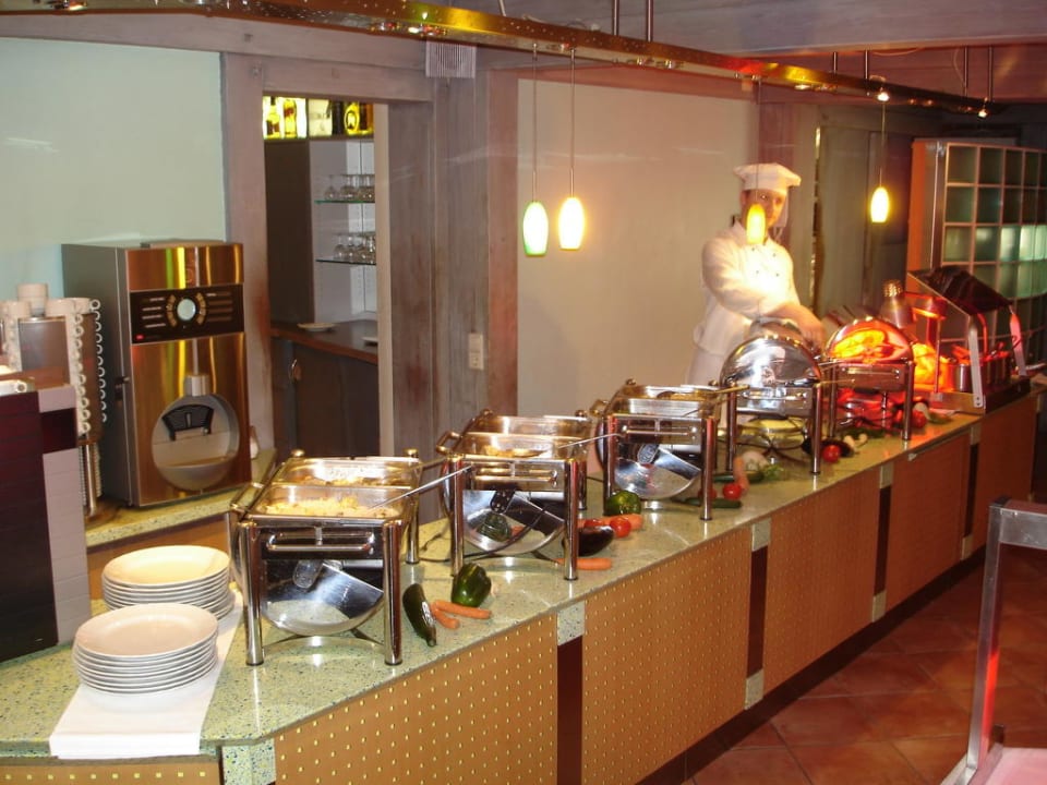 Abendbuffet mit 4 Gerichten Raitelberg Resort