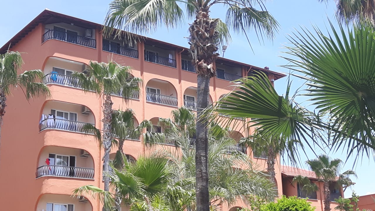 Außenansicht Club Turtas Beach Hotel