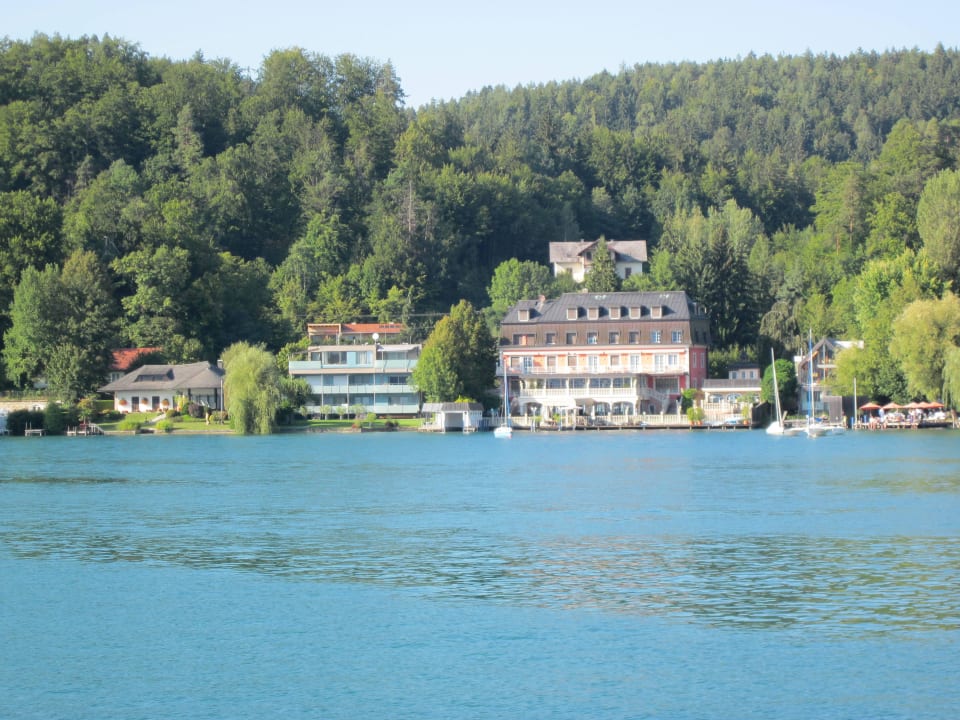Außenansicht direkte Strandlage Seehotel Porcia