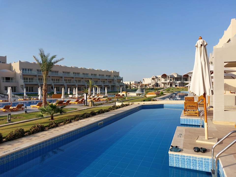 Pool Diamond Beach by Pearl Resort