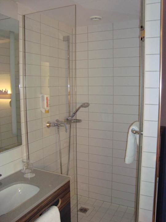 Dusche Premier Inn Nürnberg City Nordost