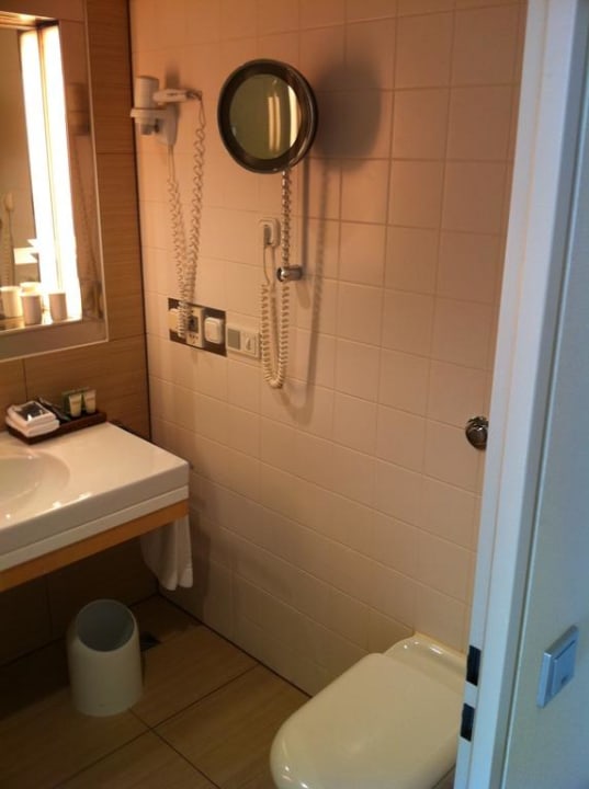 Badezimmer Sheraton Berlin Grand Hotel Esplanade
