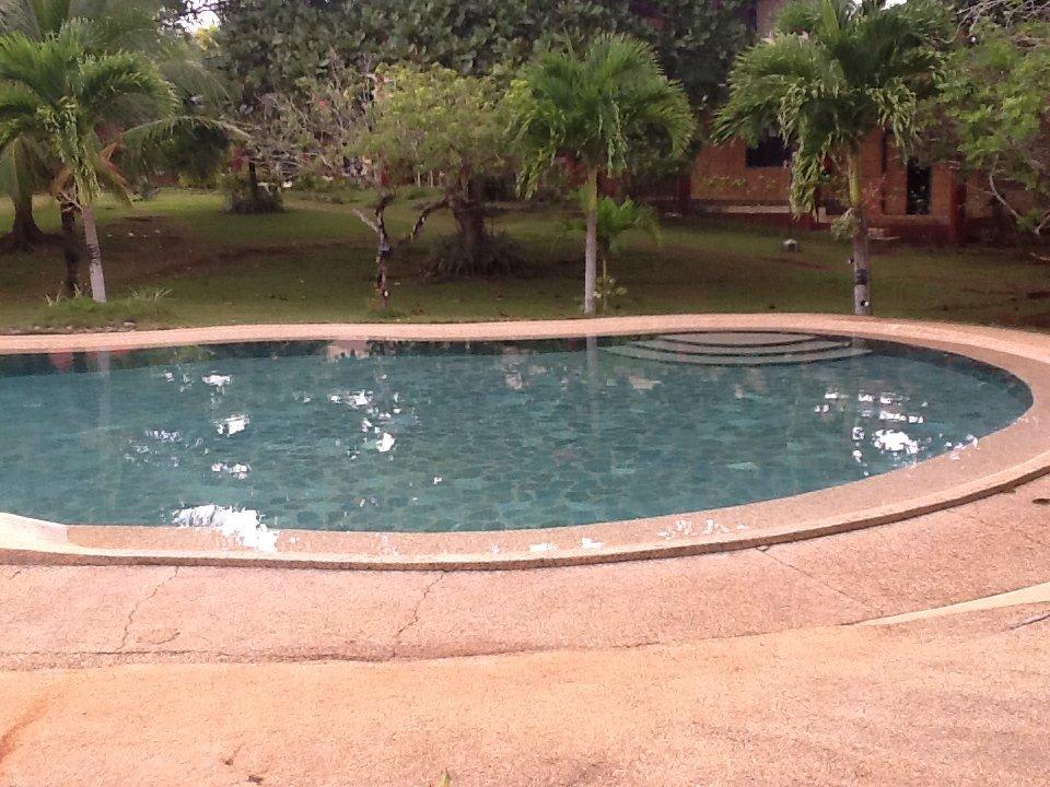 Salzwasserpool Kalipayan Beach Resort