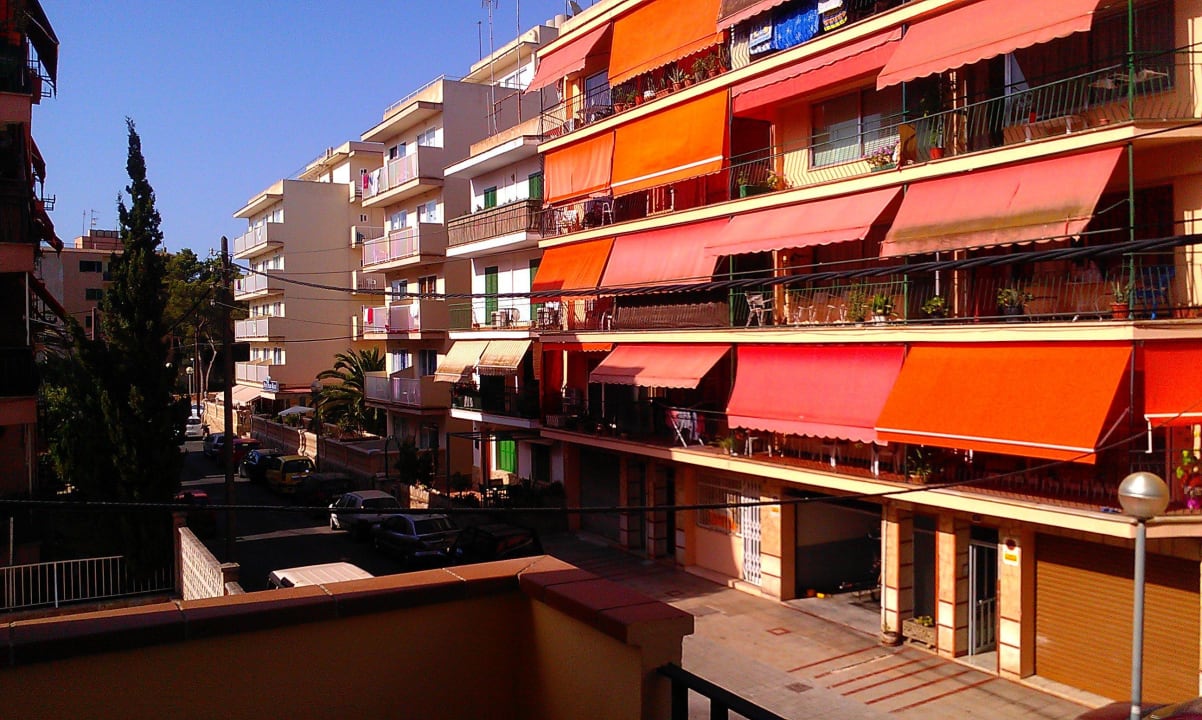Blck zu der Strasse vom Zimmer aus BLUESEA Costa Verde
