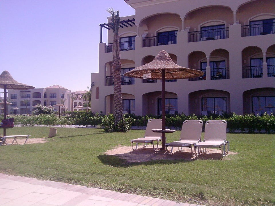 Vor der Wasserrutsche JAZ Aquamarine Resort