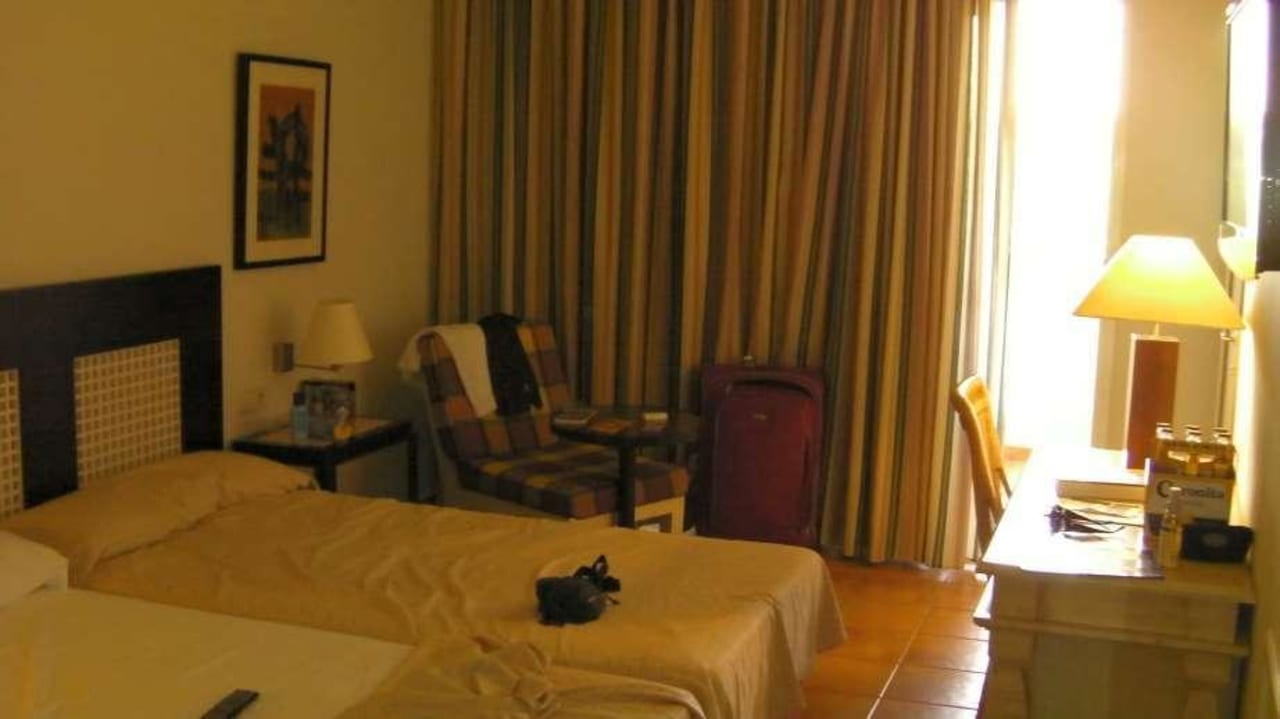 Bett H10 Salauris Palace