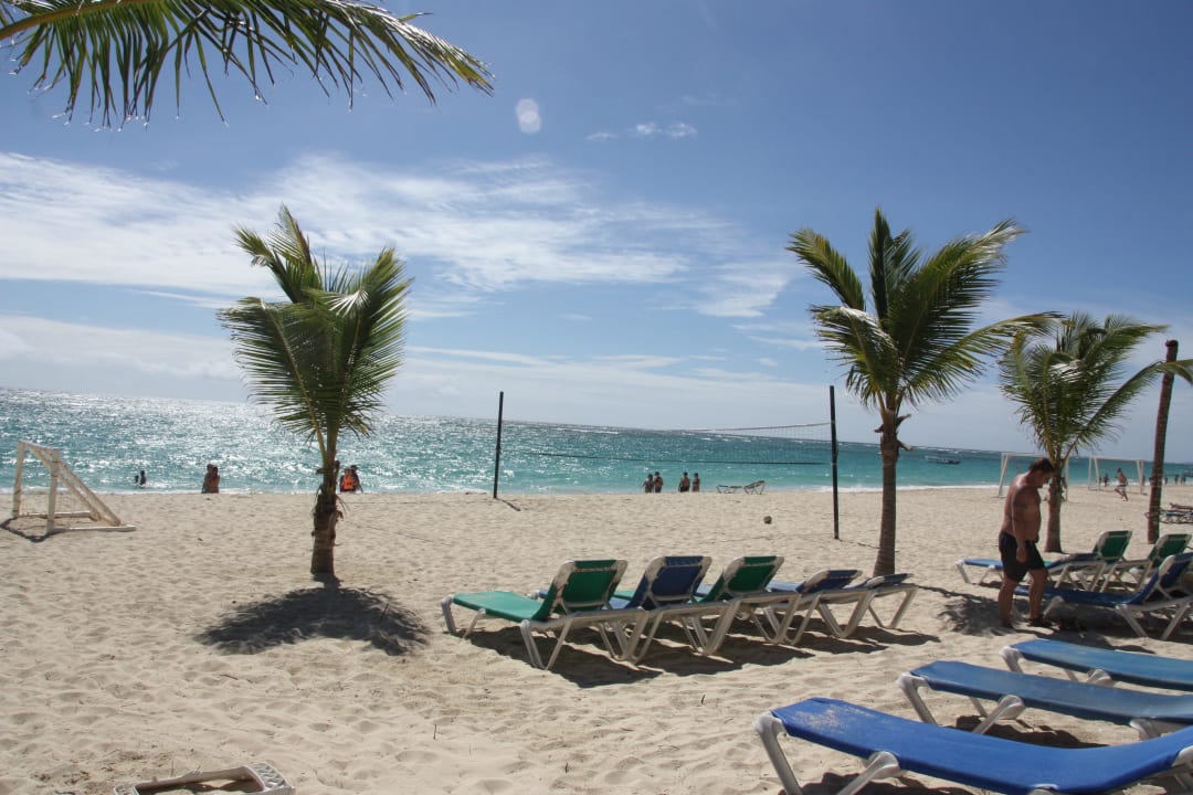 Beachvolleyballplatz am Strand Hotel Riu Bambu