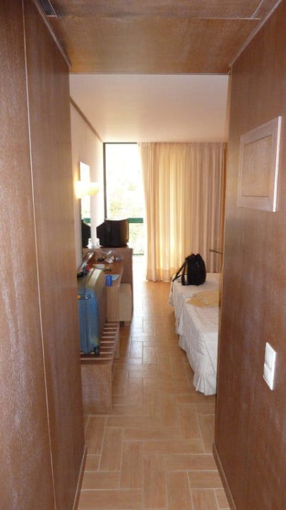Eingang zum Zimmer Calimera Sirens Beach