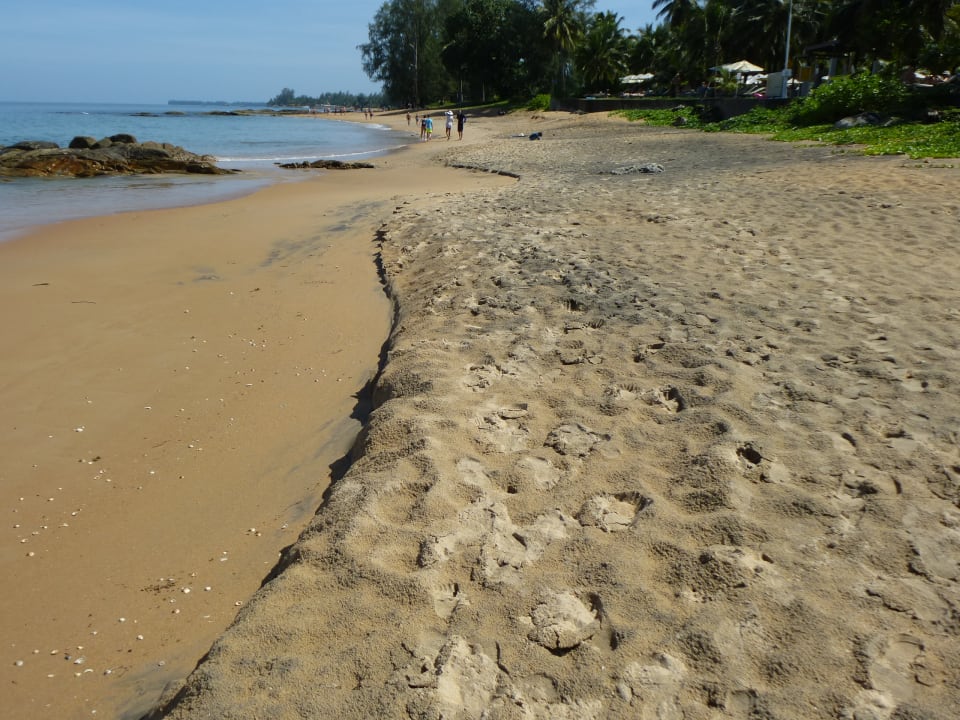 Vor dem Hotel The Sands Khao Lak by Katathani