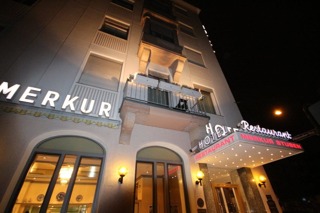 Ansicht von der Pillenreuther Straße Ringhotel Loew's Merkur