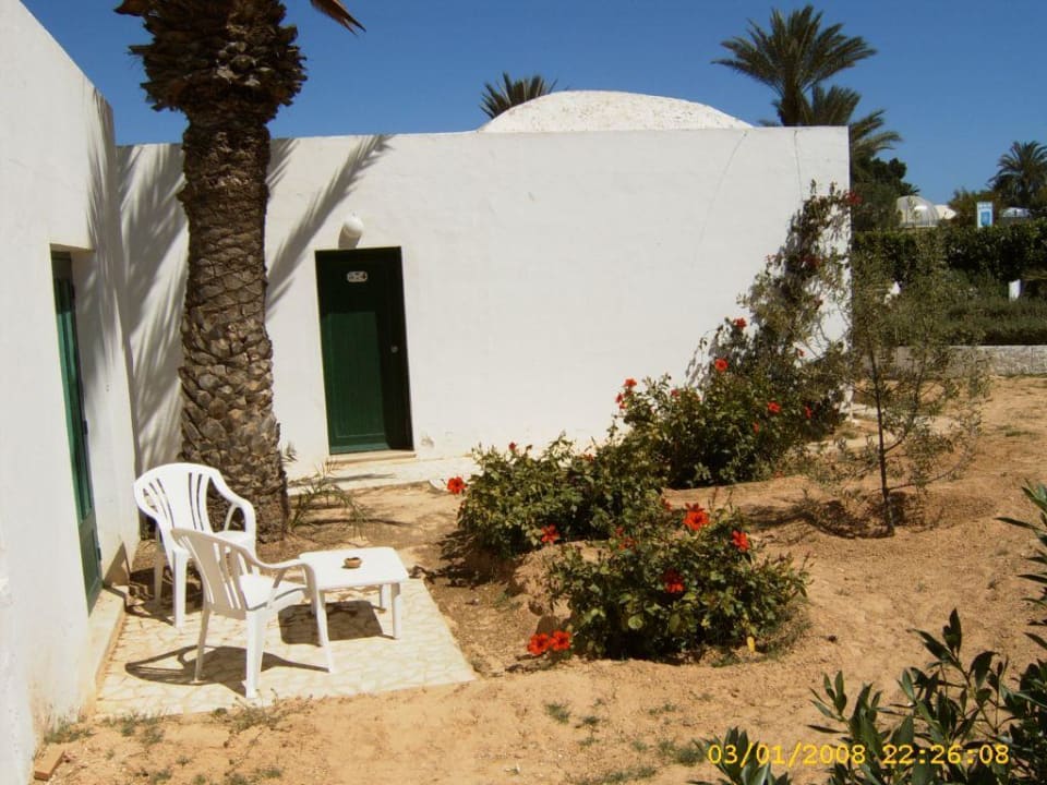 Gemütliche Terrasse eines Bungalows Hotel Sangho Club Zarzis