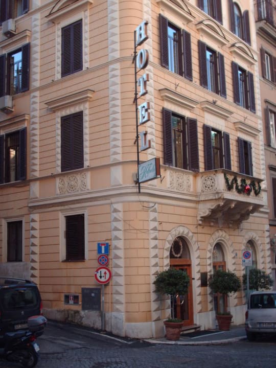 Strassenseite Hotel Raffaelo