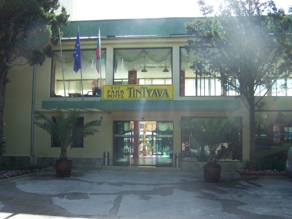 Eingang Tintyava Park Hotel
