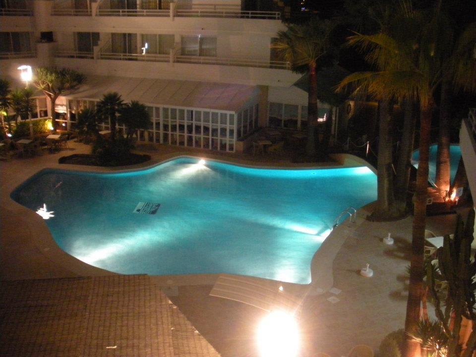 Der Pool bei Nacht... schön gemacht VIVA Eden Lago