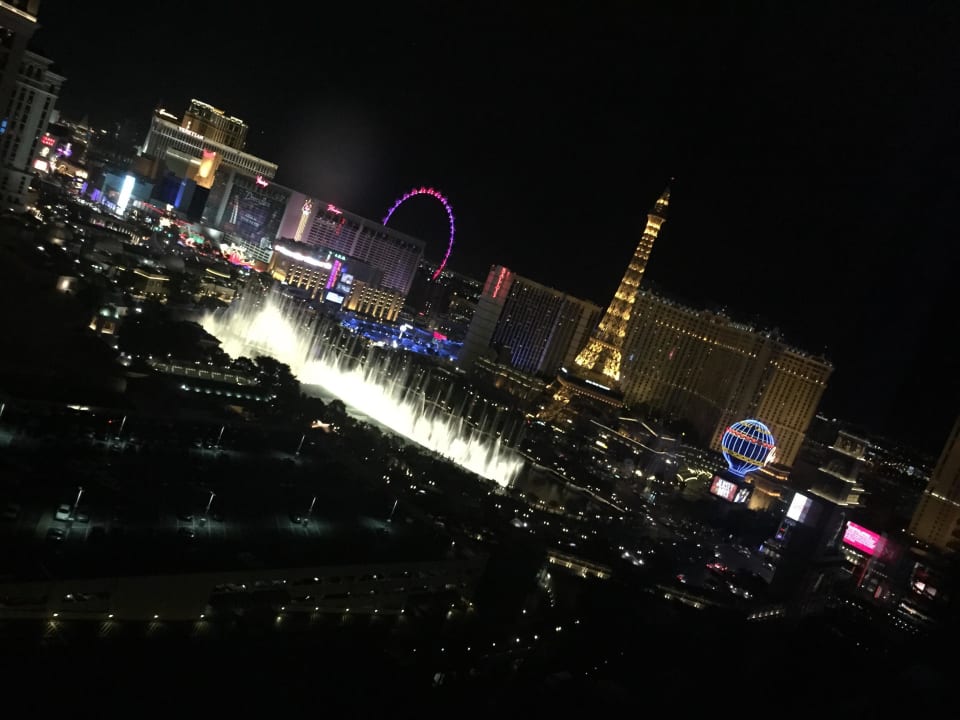 Blick bei Nacht The Cosmopolitan of Las Vegas