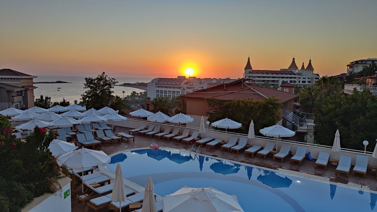 Außenansicht Laguna Beach Alya Resort & Spa Hotel