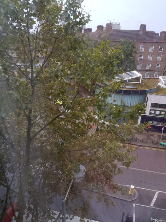 Zimmer Hampton by Hilton London Waterloo