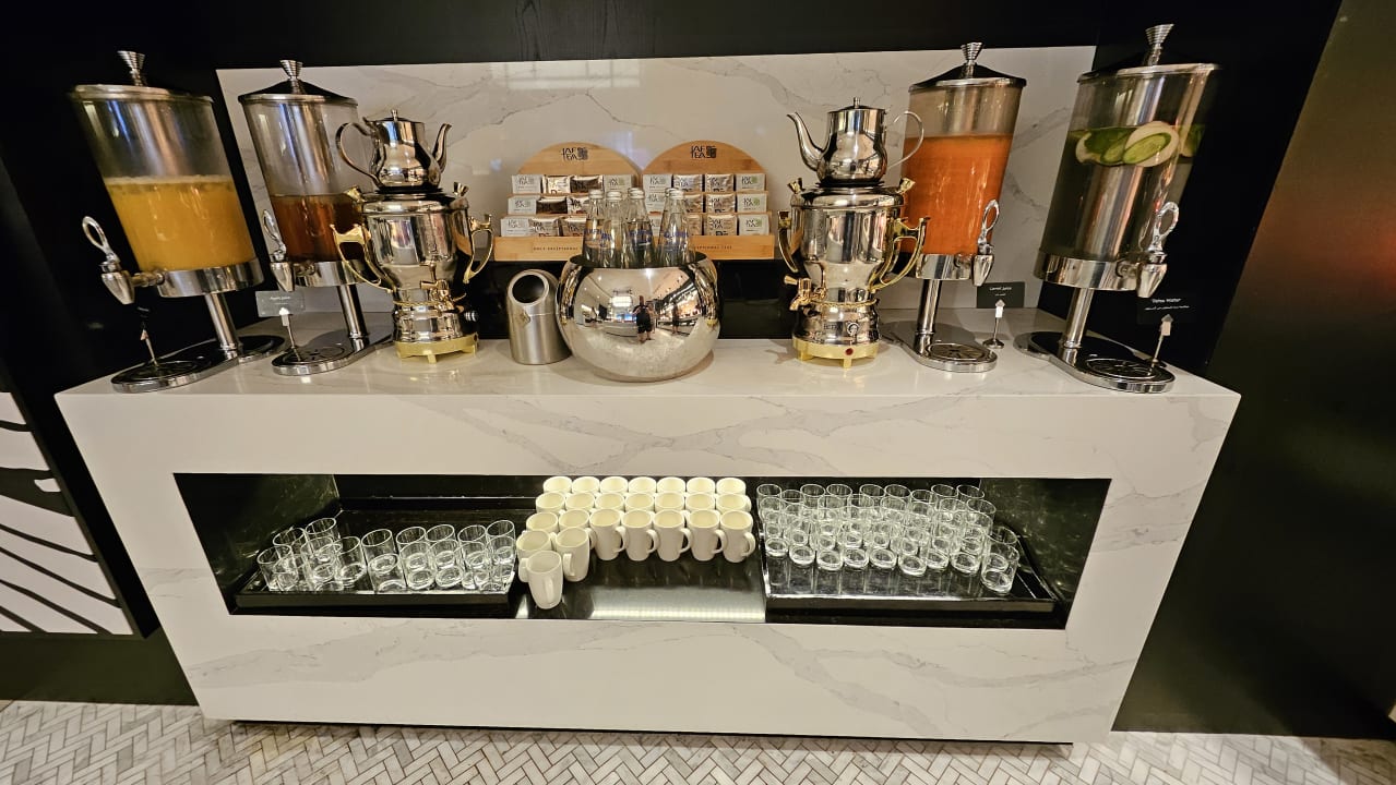 Gastro Rose Rayhaan by Rotana